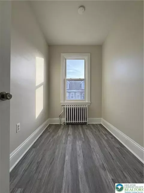 Bedroom - 612 E 5th St, Bethlehem, PA 18015 photo 3 of 4