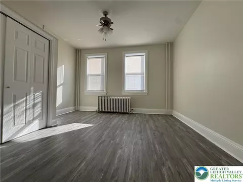 Living - 612 E 5th St, Bethlehem, PA 18015 photo 3 of 7