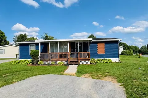8755 Breinig Run Cir, Breinigsville, PA 18031