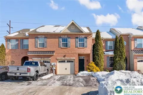 262 Milkweed Dr, Allentown, PA 18104