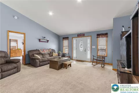 405 Rabbit Run Rd, Andreas, PA 18211 photo 4