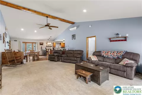 405 Rabbit Run Rd, Andreas, PA 18211 photo 5