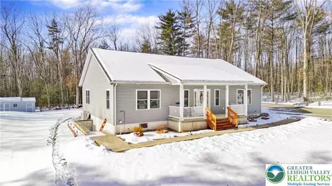 405 Rabbit Run Rd, Andreas, PA 18211