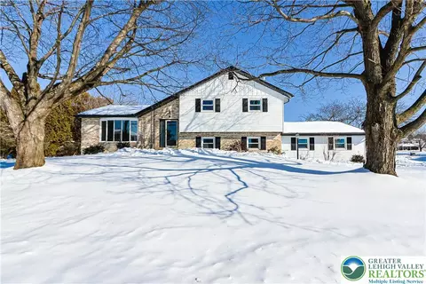 480 School House Rd, Nazareth, PA 18064