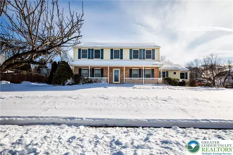 4386 Hilltop Cir, Bethlehem, PA 18020