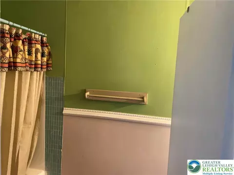 156 Northampton St, Bath, PA 18014 photo 2