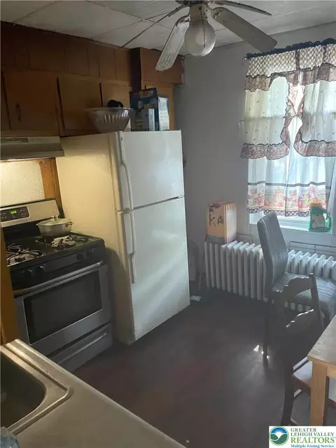 156 Northampton St, Bath, PA 18014 photo 10