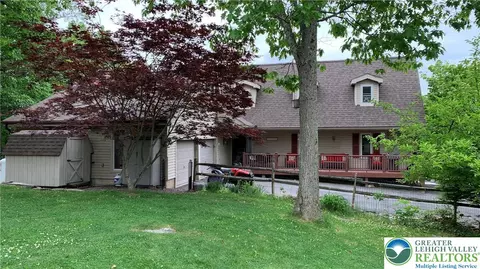 Exterior - 3205 Ely Ct, Saw Creek, PA 18324 photo 28 of 39