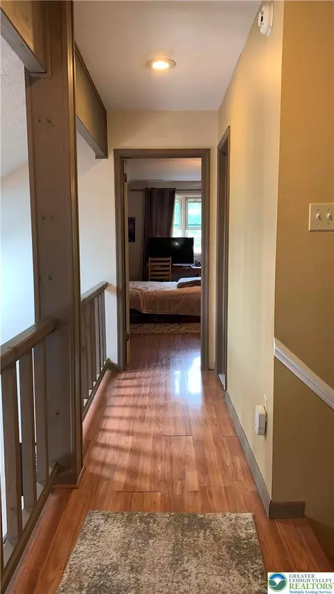 Entry Way - 3205 Ely Ct, Saw Creek, PA 18324 photo 2 of 2