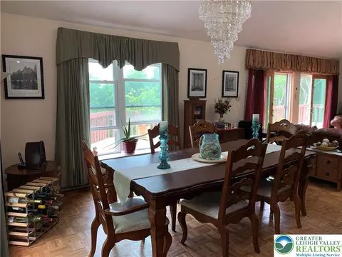 Dining - 3205 Ely Ct, Saw Creek, PA 18324 photo 2 of 4
