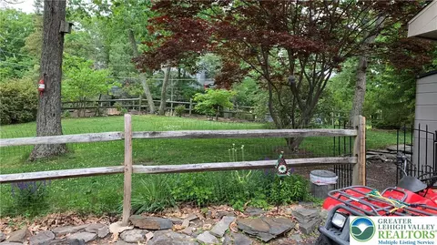 Exterior - 3205 Ely Ct, Saw Creek, PA 18324 photo 14 of 39