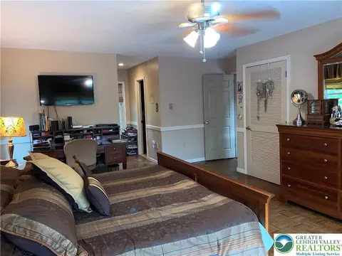 Bedroom - 3205 Ely Ct, Saw Creek, PA 18324 photo 9 of 10