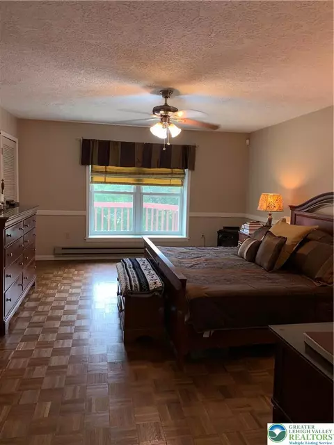 Bedroom - 3205 Ely Ct, Saw Creek, PA 18324 photo 7 of 10