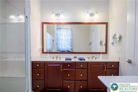7022 Oak Ln, Bath, PA 18014 photo 21