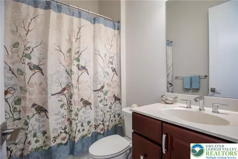 7022 Oak Ln, Bath, PA 18014 photo 26
