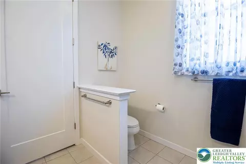 7022 Oak Ln, Bath, PA 18014 photo 20