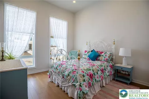 7022 Oak Ln, Bath, PA 18014 photo 25