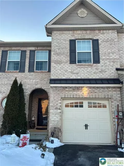 1516 Tarpan Ln, Allentown, PA 18104