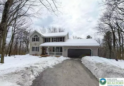 303 E Mountain Top Rd, Summit Hill, PA 18250