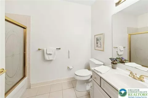 1895 Caryn Dr, Hellertown, PA 18055 photo 16