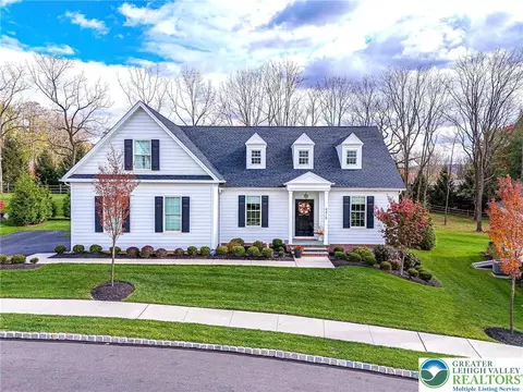 4475 Stonebridge Dr, Fountain Hill, PA 18015