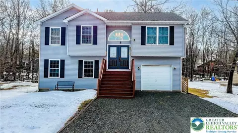 3305 Woodland Dr, Coolbaugh Twp, PA 18466