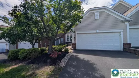 1834 Majestic Dr, Orefield, PA 18069