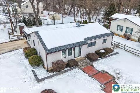 3701 N Saucon Ave, Center Valley, PA 18034