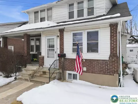 405 E Landis St, Coopersburg, PA 18036