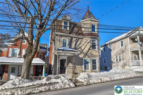 38 W Central Ave, Bangor, PA 18013