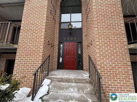 4501 Hedgerow Dr # 4, Allentown, PA 18103