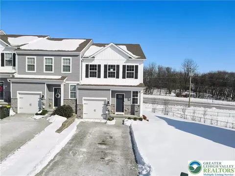 1031 Turnstone Dr, Fogelsville, PA 18051