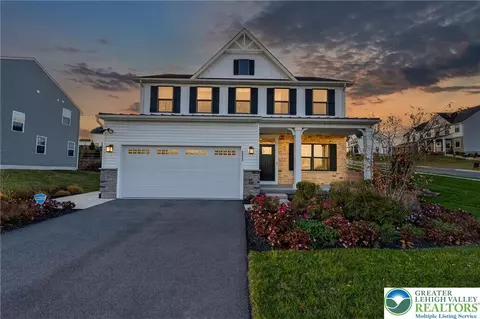8220 Kirby St, Fogelsville, PA 18051