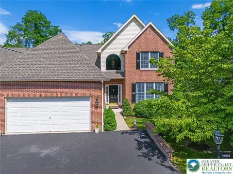 4693 Pinehurst Cir, Bethlehem, PA 18015