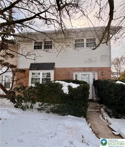 52 Willow St, Macungie, PA 18062