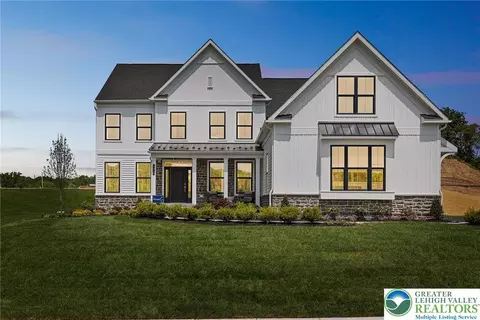 5403 Red Oak Dr, Coopersburg, PA 18036