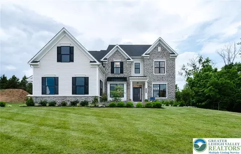 5401 Red Oak Dr, Coopersburg, PA 18036