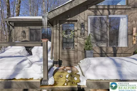 2105 Blue Ox Rd, Coolbaugh Twp, PA 18466