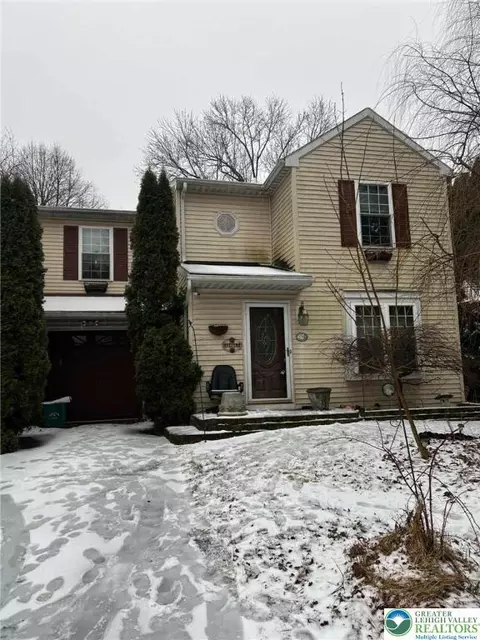 1739 Wendy Ln, Bethlehem, PA 18017