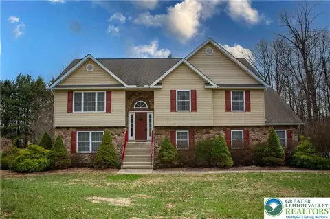 1357 N Cottonwood Rd, Danielsville, PA 18038