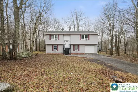 8440 Bear Trl, Coolbaugh Twp, PA 18466