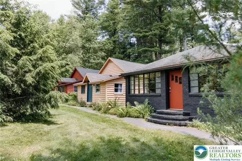 116 Firehouse Rd, Pocono Pines, PA 18350