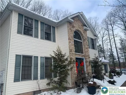 25 Rollingwood Trl, Saylorsburg, PA 18353