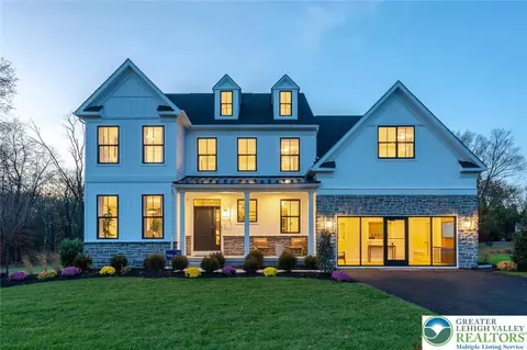 5399 Red Oak Dr, Coopersburg, PA 18036