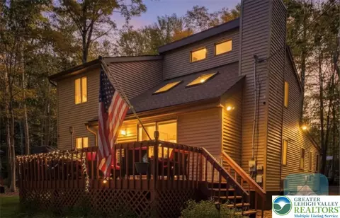 72 Creekview Dr E, Clifton Twp, PA 18424