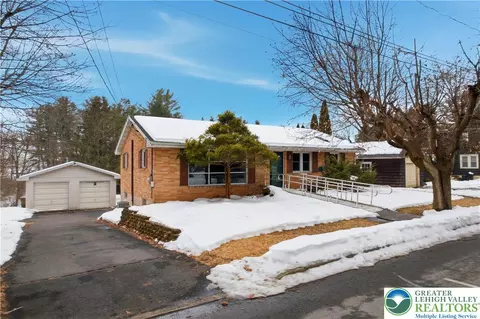 463 Linden St, Coopersburg, PA 18036