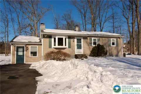6751 Passer Rd, Coopersburg, PA 18036