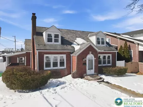 1032 Club Ave, Allentown, PA 18109
