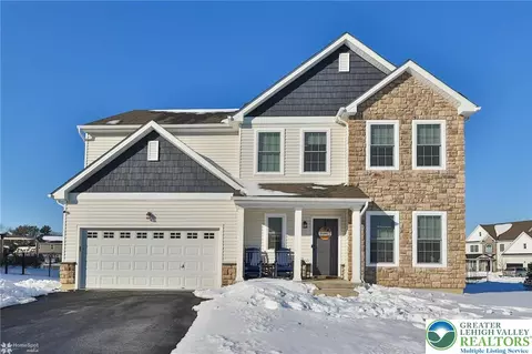 1071 Lisa Ln, Palmer Township, PA 18045