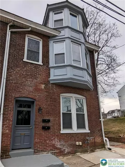 136 S 8th St, Easton, PA 18042
